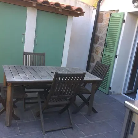 Villa Une Charmante Maison A 5 Minutes A Pieds Des Plages Mandelieu