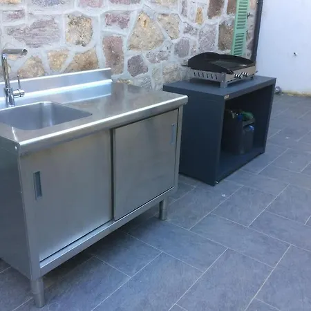 Une Charmante Maison A 5 Minutes A Pieds Des Plages Villa *