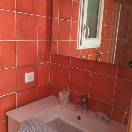 Villa Une Charmante Maison A 5 Minutes A Pieds Des Plages Mandelieu